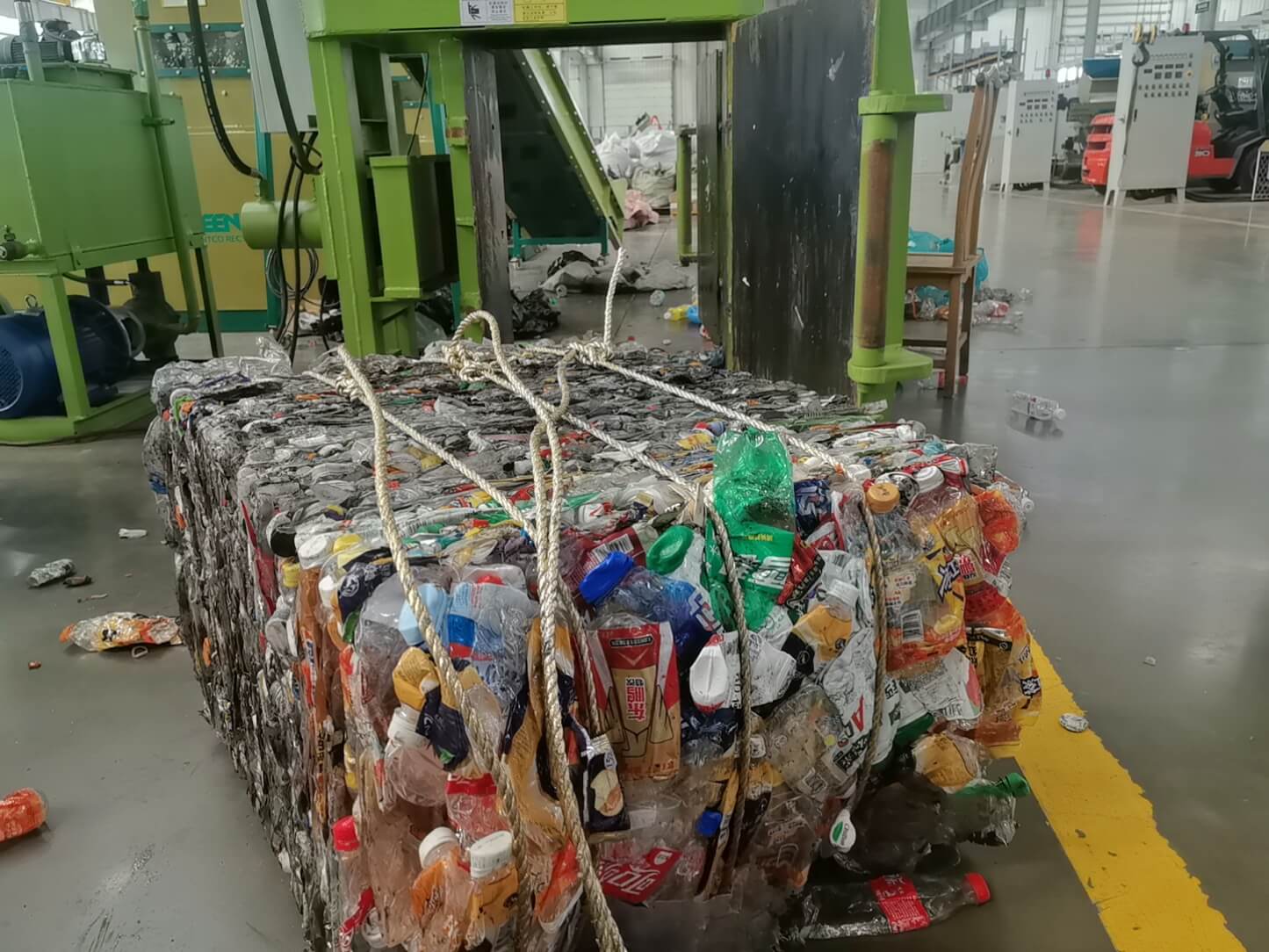 presse imballatrici per bottiglie PET